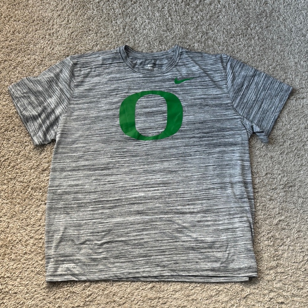 EUC Men’s Nike Dri-Fit Heather Gray Oregon Ducks Athletic Short Sleeve Shirt XXL